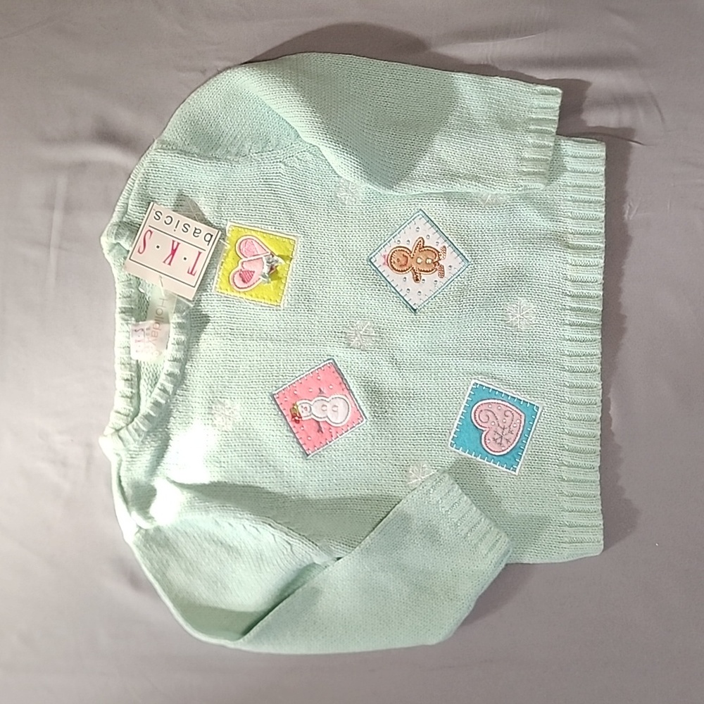 T▪︎K▪︎S Basics light green crew neck sweater. Size: 3T